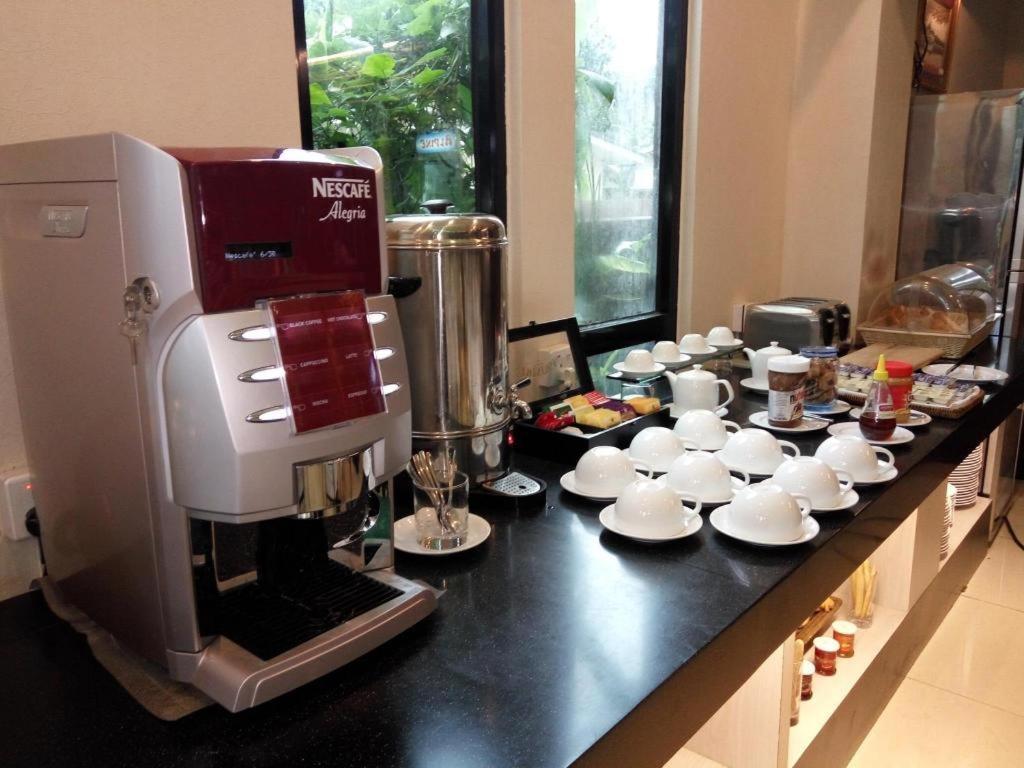 Hotel Kan Yeik Thar Yangon Ngoại thất bức ảnh