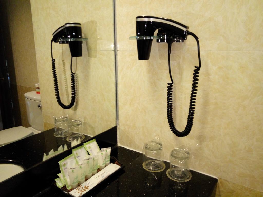 Hotel Kan Yeik Thar Yangon Ngoại thất bức ảnh